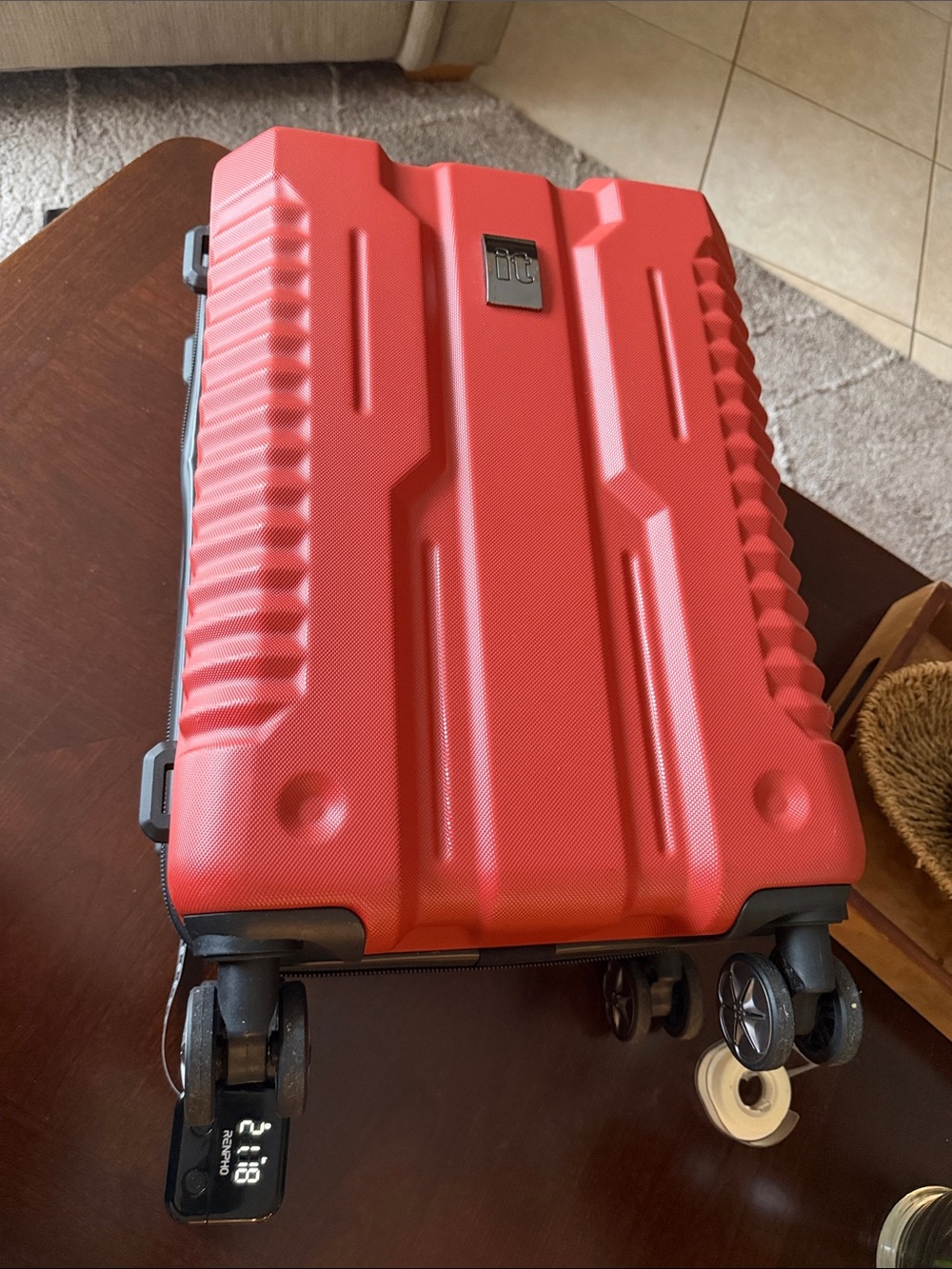 !it jeans Luggage Interior with Branded Tag 22 in